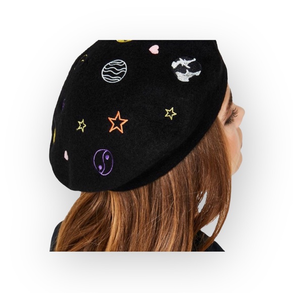 Rare: new Valfré ☻ Saturn Embroidered Wool Beret ☻ Black ☻ 1SFA Limited Edition - Picture 2 of 16